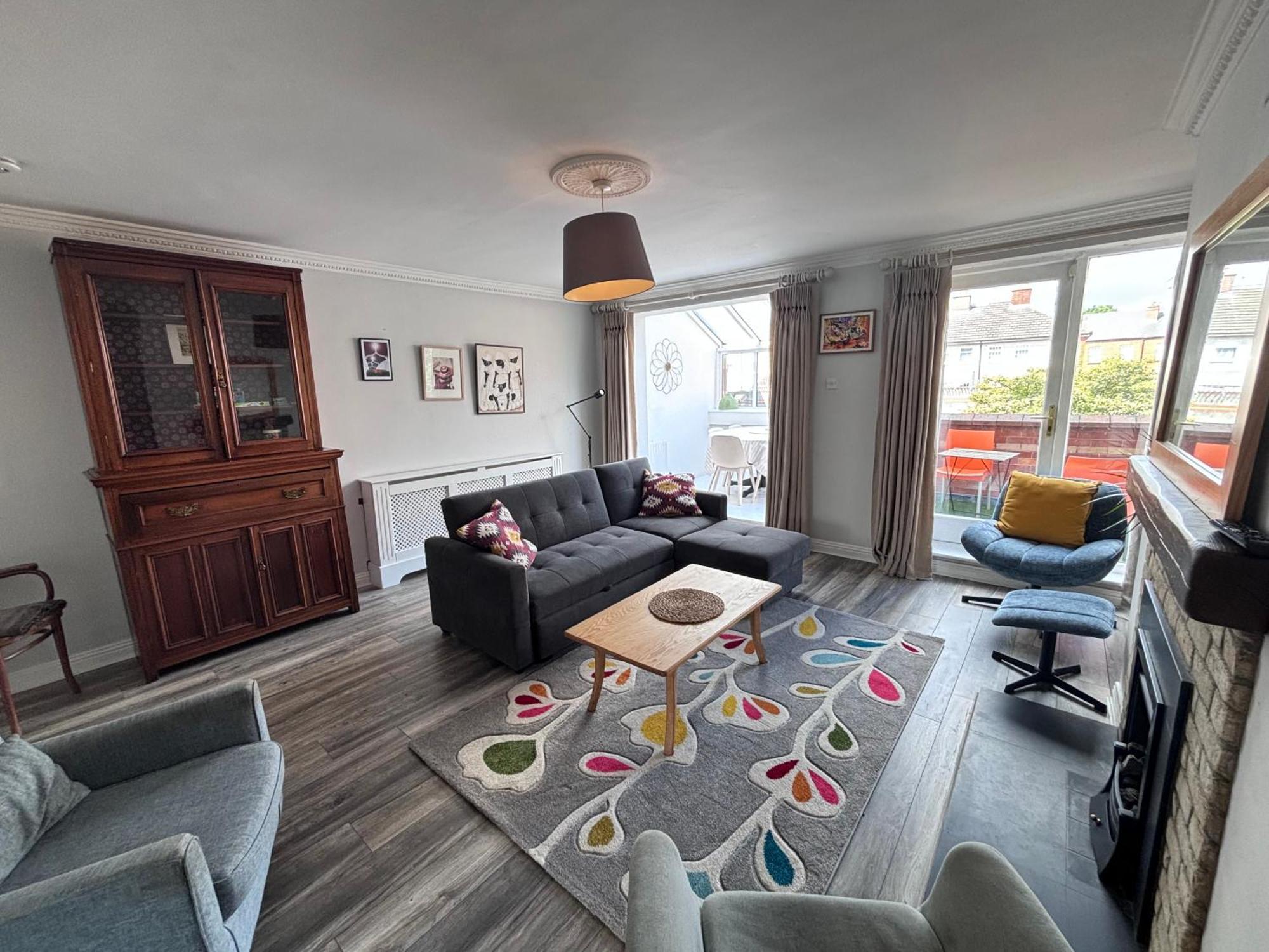Central, Comfortable And Spacious 4 Bed Duplex Дублин Экстерьер фото